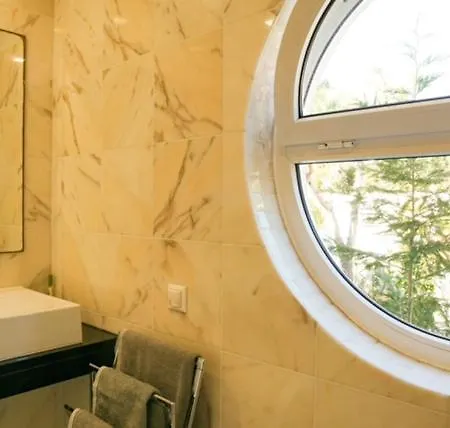 Διαμέρισμα Edles In Architektenvilla Mit Grossem Pool, Sauna, Dachterrasse Und Malerischem Garten *