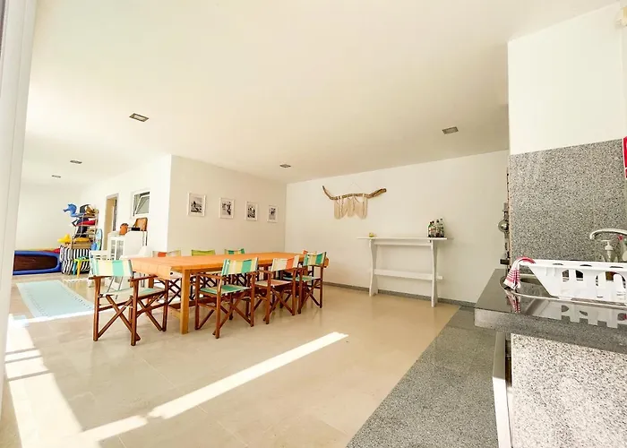 Edles In Architektenvilla Mit Grossem Pool, Sauna, Dachterrasse Und Malerischem Garten باتاياس