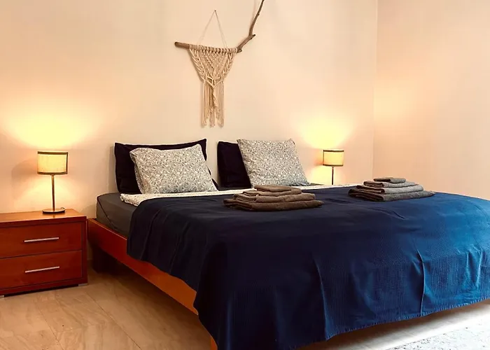 شقة Edles In Architektenvilla Mit Grossem Pool, Sauna, Dachterrasse Und Malerischem Garten باتاياس
