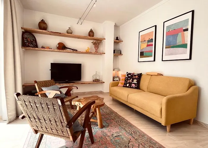شقة Edles In Architektenvilla Mit Grossem Pool, Sauna, Dachterrasse Und Malerischem Garten
