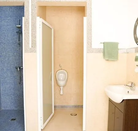 Edles In Architektenvilla Mit Grossem Pool, Sauna, Dachterrasse Und Malerischem Garten Appartement