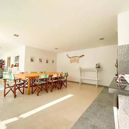 Edles In Architektenvilla Mit Grossem Pool, Sauna, Dachterrasse Und Malerischem Garten باتاياس