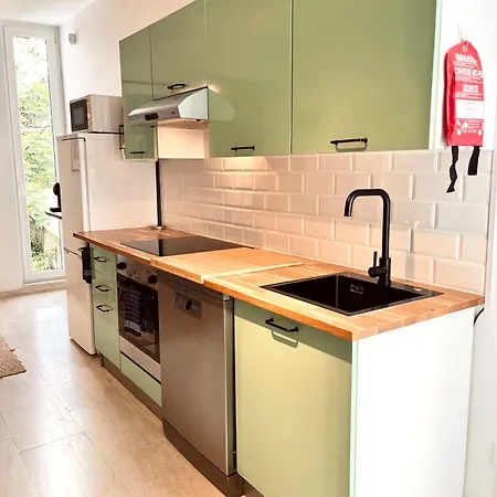 Edles In Architektenvilla Mit Grossem Pool, Sauna, Dachterrasse Und Malerischem Garten Appartement