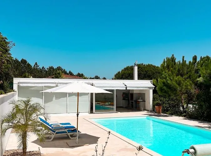 Edles In Architektenvilla Mit Grossem Pool, Sauna, Dachterrasse Und Malerischem Garten *