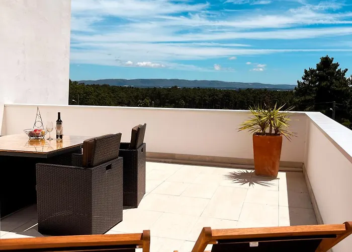 Apartamento Edles In Architektenvilla Mit Grossem Pool, Sauna, Dachterrasse Und Malerischem Garten